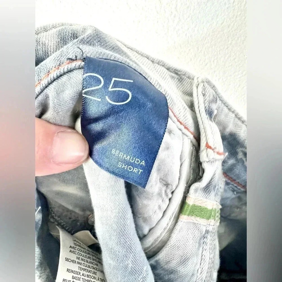 Anthropologie Pilcro Blue Tie Dye Frayed Hem High Rise Bermuda Shorts Size 25 - Picture 10 of 12